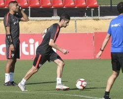 Mercado y Escudero se ejercitan con el grupo en la recta final de su recuperación