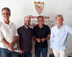 Vuelve ‘Pase de página’, el primer programa de radio en España dedicado solo al fútbol y la cultura