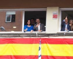 El PP anima a los sevillanos a engalanar balcones con banderas de España