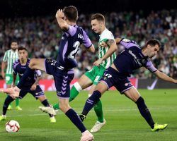 El Betis remata un 29% más que la pasada campaña pero necesita el triple de disparos para hacer un gol