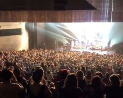 Raphael elige a Sevilla para despedir la etapa española de su gira «Loco por cantar»