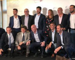 María Pry, del Real Betis Féminas, galardonada como mejor entrenadora de la Liga Iberdrola