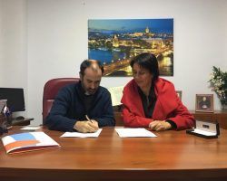 Cáritas y Fundación New Health celebran el «Día del cuidador» firmando un convenio de colaboración para la formación especializada de cuidadores a domicilio