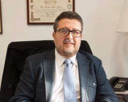 Francisco Serrano abandona Vox aunque conserva el acta de diputado en Andalucía
