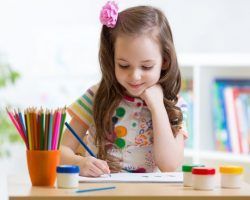 Concurso navideño para niños organizado por HLA Santa Isabel