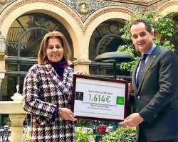 El Hotel Alfonso XIII hace entrega a Nuevo Futuro  del Cheque Solidario