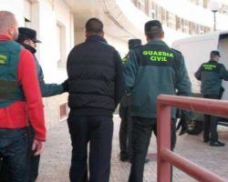 El alcalde de Isla Mayor alerta que la Guardia Civil «está en cuadros» pese al foco de narcotráfico
