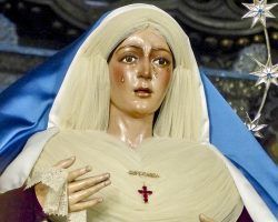 La Macarena, Reina de hebrea