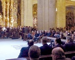 La misa en memoria de Rafa Serna congregó a cientos de personas
