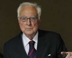 Éxito de convocatoria en el homenaje Aquilino Duque en La RevueltaUn acto justo y emotivo que se completará con otra jornada que se celebrará en el Real Círculo de Labradores el miércoles 11 de noviembre