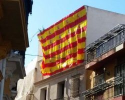 ¿Banderas de España o catalana? Unidos por el humor