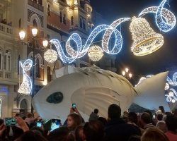 El pasacalles marino “Abismos” recorrió la Avenida