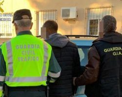 La Guardia Civil detiene a 3 atracadores de al menos 15 establecimientos del Aljarafe durante esta Navidad