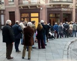 Colas del Gran Poder para su Exposición