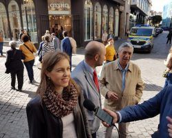 Vox acusa a Juan Espadas de «no hacer nada para evitar esta actividad delictiva de los manteros»