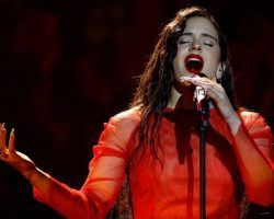 Sabe cantar y sabe bailar, pero pueden perdérsela