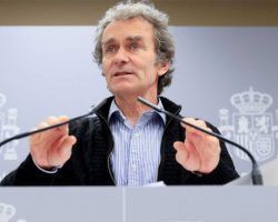 Los médicos piden el cese inmediato de Fernando SimónExigen un comité de expertos independiente para gestionar la pandemia