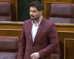 Rufián se enfrenta ya al Gobierno como no se atreve Casado, exigiéndole finiquitar el estado de alarma