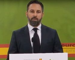 Santiago Abascal advierte a los españoles de la amenaza del comunismo, pide las dimisiones de Sánchez e Iglesias y urge a un nuevo Gobierno de emergencia