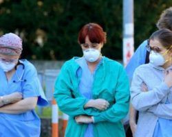 El Sindicato Médico de Sevilla advierte del colapso del sistema hospitalario si el ritmo de contagios no se frena"Las medidas adoptadas hasta ahora siguen sin mostrar efectos significativos y el número de pacientes ingresados por covid no deja de aumentar"