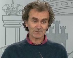 Así se colocó Fernando Simón, experto en nada. Carta viral
