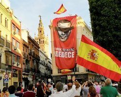 Sevilla vuelve a echarse a la calle para pedir la dimisión del Gobierno