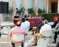 El Consejo de Cofradías devolverá el dinero de las sillas y los palcos a los interesados que lo soliciten