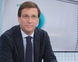 Un decepcionante Pablo Casado hace pensar en que el gran líder del Partido Popular es Almeida