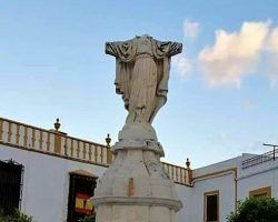 Decapitan y mutilan una estatua del Corazón de Jesús en La Roda de Andalucía