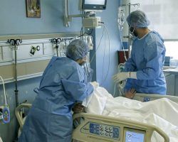 Bajan los contagios y hospitalizaciones por Covid en Andalucía, aunque suben los ingresos en UCI4.359 pacientes confirmados con COVID-19 permanecen ingresados de los que 735 se encuentran en UCI