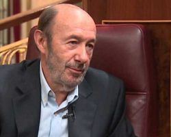 A puñetazos contra Rubalcaba
