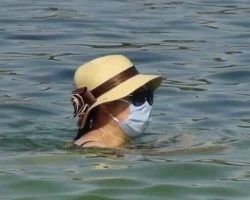 Miércoles de aclaraciones: medidas en Andalucía, mascarillas en playas y coches, la vida después del Estado de AlarmaSalvo excepciones, se podrá estar sin mascarilla en playas y piscinas públicas. Será obligatoria en los coches cuando se viaje junto a no convivientes