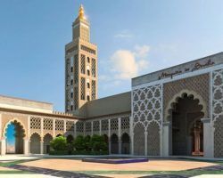 El emir de Sharja que exige la devolución de la Mezquita de Córdoba es el mismo que iba a financiar en Los Bermejales la Gran Mezquita de Sevilla