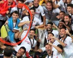 ¿Qué bandera portaba Munir anoche en la celebración del sexto título de la UEFA?