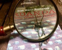 La Casa de los Pinelo acoge la presentación de «Ruanda, cien días de fuego», a dos días de cumplirse el XXX aniversario de la tragediaEl periodista José María Arenzana, que sobrevivió a la masacre, no pudo presentar en su día esta narración al coincidir con el inicio de la pandemia