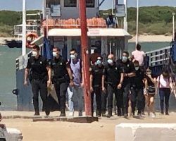 15:00 horas: Cambio de guardia en el despliegue policial que rodea a Sánchez en Doñana