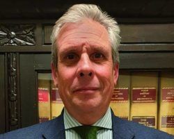 José María González Mesa configura su candidatura a las elecciones del Círculo Mercantil incorporando a Lola Chaves y Manuel Serrano, actuales directivos de la entidad 