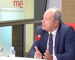 Las declaraciones del ministro de Justicia sobre la ausencia del Rey en Barcelona levantan ampollas en Twitter