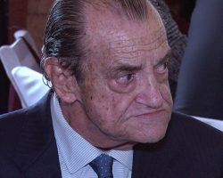 El último adiós de Sevilla y su Baratillo a Vicente Ramos 