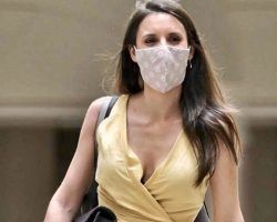 La «reina de los autozascas» amplía su colección con una joya. Cosificada y mercantilizada hasta los huesos…
