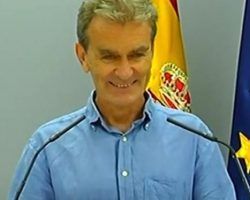 Y se metió el dedo en la nariz…