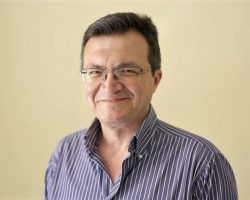 «Uno de los problemas más graves que padecemos es la politización de la sanidad». Entrevista a Rafael Ojeda, presidente del Sindicato Médico de Sevilla