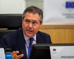Juan Espadas, el alcalde de las apariencias democráticas, simula con el Plan Centro la participación ciudadana, para acabar imponiendo realmente su voluntad totalitaria 