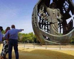 VOX denuncia el lamentable estado de abandono de la estatua de Colón y reclama su reubicación en un lugar preeminente de Sevilla