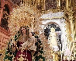 Rosario de los macarenos ante la Esperanza 