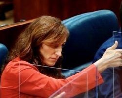 La Pasionaria de pacotilla y “francotiradora” de Errejón es anestesista. La Organización Médico Colegial podría actuar contra la “práctica clínica” que ha ideado