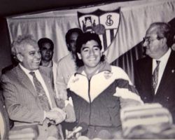 Capítulo 10: Maradona jugó en el Sevilla FCD10S ha muerto. Se fue el 10 de dieces