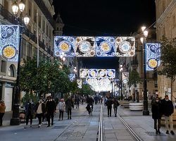 Sevilla alumbró sus calles sin cita previa 