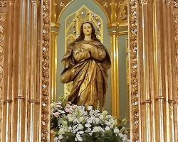 Sevilla homenajeó a la Inmaculada en el año del Covid 