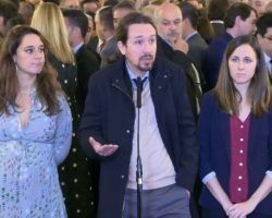 El ex abogado de Podemos, Calvente, puede terminar de apuntillar a Iglesias y su ejército de feministasEl caudillo rojo se hace acompañar siempre de una guardia pretoriana de mujeres, como Gadaffi
